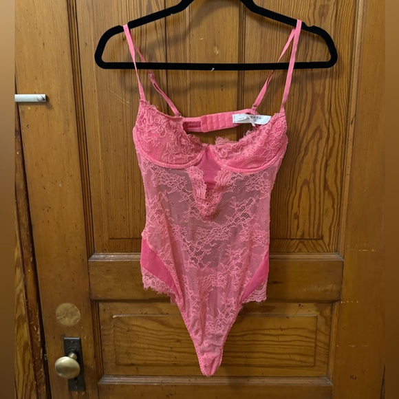 Lovers and friends Arielle bodysuit in rose - Picture 4 of 8